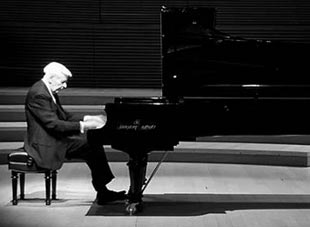 Скончался знаменитый пианист XX века Эрл Уайльд Скончался знаменитый пианист XX века Эрл Уайльд