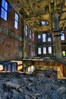 24 Stunning HDR Photographs of Abandoned Industrial Sites