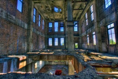 24 Stunning HDR Photographs of Abandoned Industrial Sites