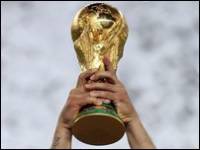 В ЮАР украли семь копий Кубка мира
